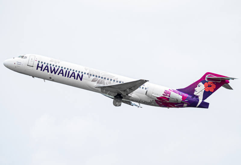 Photo of N476HA - Hawaiian Airlines Boeing 717-200 at HNL on AeroXplorer Aviation Database