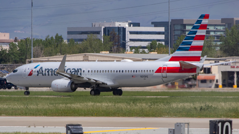 Photo of N315PE - American Airlines Boeing 737-800 at SJC on AeroXplorer Aviation Database