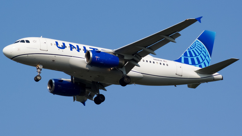 Photo of N814UA - United Airlines Airbus A319 at IAD on AeroXplorer Aviation Database