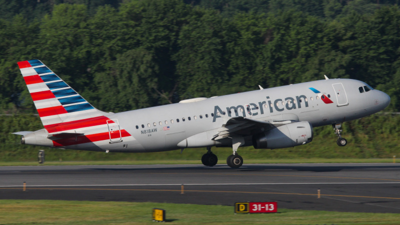 Photo of N818AW - American Airlines Airbus A319 at MDT on AeroXplorer Aviation Database