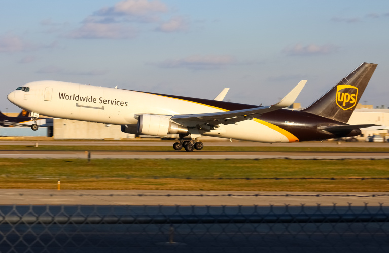 Photo of N336UP - United Parcel Service Boeing 767-300F at SDF on AeroXplorer Aviation Database