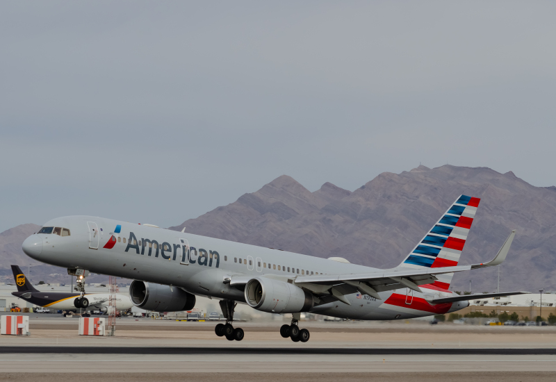 Photo of N190AA - American Airlines Boeing 757-200 at LAS on AeroXplorer Aviation Database
