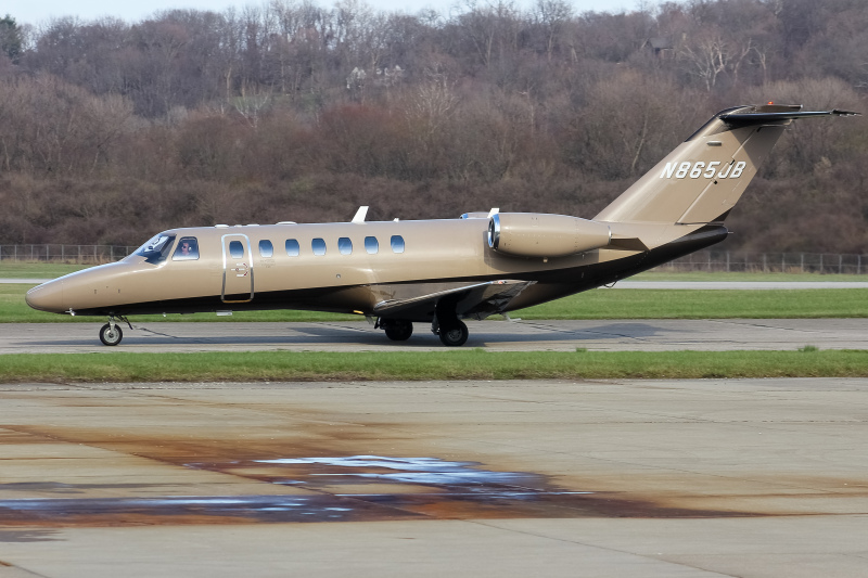 Photo of N865JB - PRIVATE  Cessna Citation 525 at LUK on AeroXplorer Aviation Database