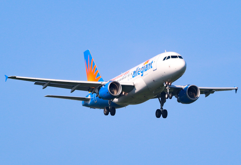 Photo of N327NV - Allegiant Airbus A319 at LCK on AeroXplorer Aviation Database