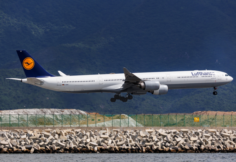 Photo of D-AIHX - Lufthansa Airbus A340-600 at HKG on AeroXplorer Aviation Database