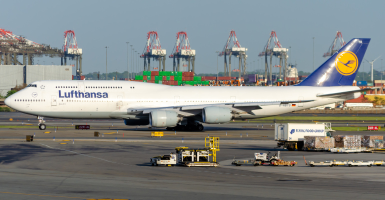 Photo of D-ABYO  - Lufthansa Boeing 747-8i at EWR on AeroXplorer Aviation Database