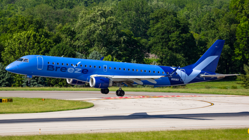 Photo of N193BZ - Breeze Airways Embraer E195 at CMH on AeroXplorer Aviation Database