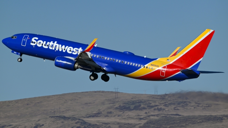 Photo of N8550Q - Southwest Airlines Boeing 737-800 at RNO on AeroXplorer Aviation Database