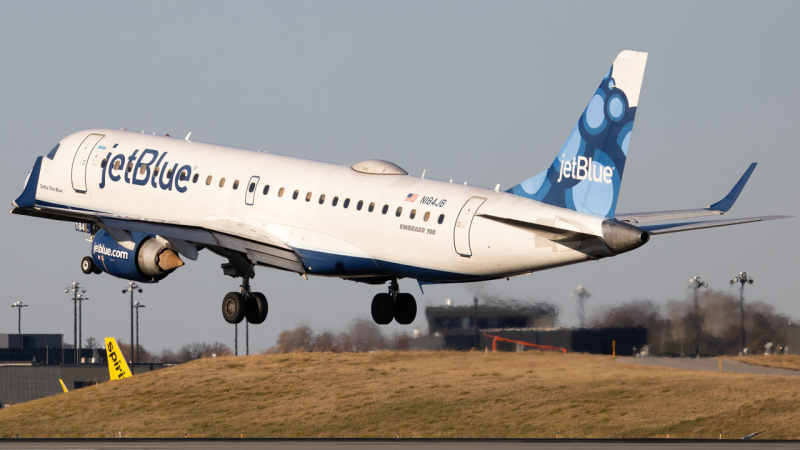 Photo of N184JB - JetBlue Airways Embraer E190 at BWI on AeroXplorer Aviation Database