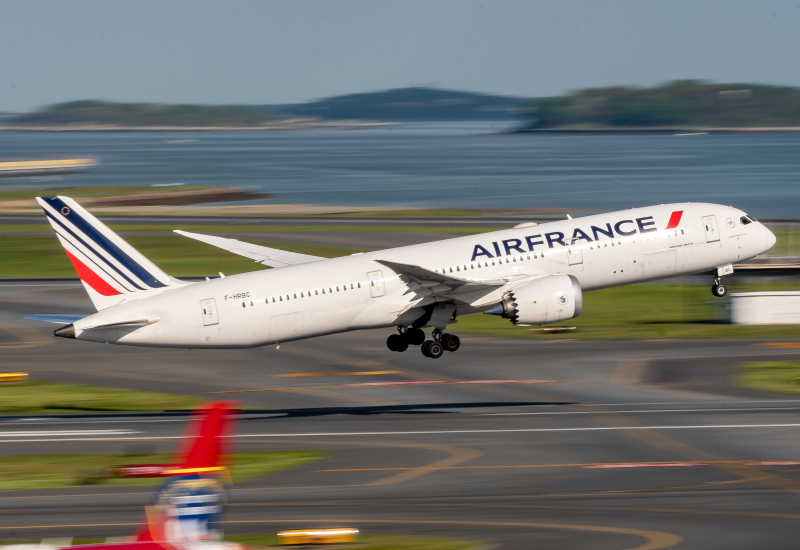 Photo of F-HRBC - Air France Boeing 787-9 at BOS on AeroXplorer Aviation Database