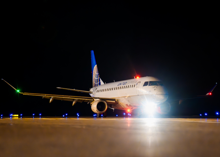 Photo of N109SY - SkyWest Airlines Embraer E175 at RDM on AeroXplorer Aviation Database