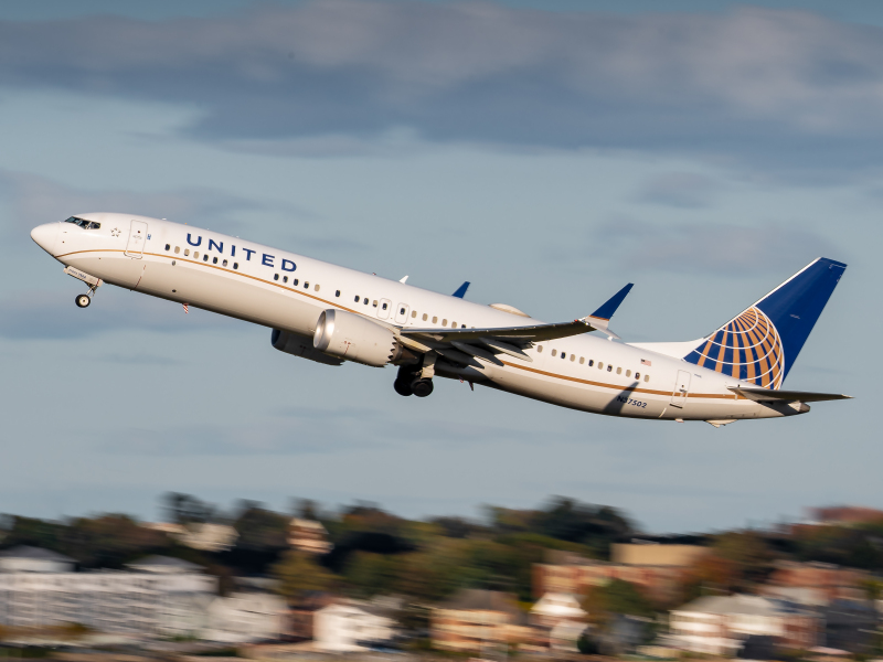 Photo of N37502 - United Airlines Boeing 737 MAX 9 at BOS on AeroXplorer Aviation Database