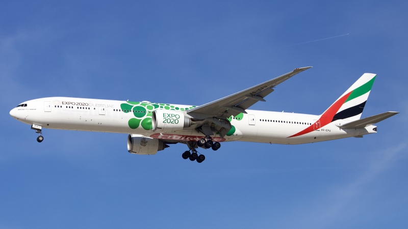 Photo of A6-EPU - Emirates Boeing 777-300ER at IAH on AeroXplorer Aviation Database