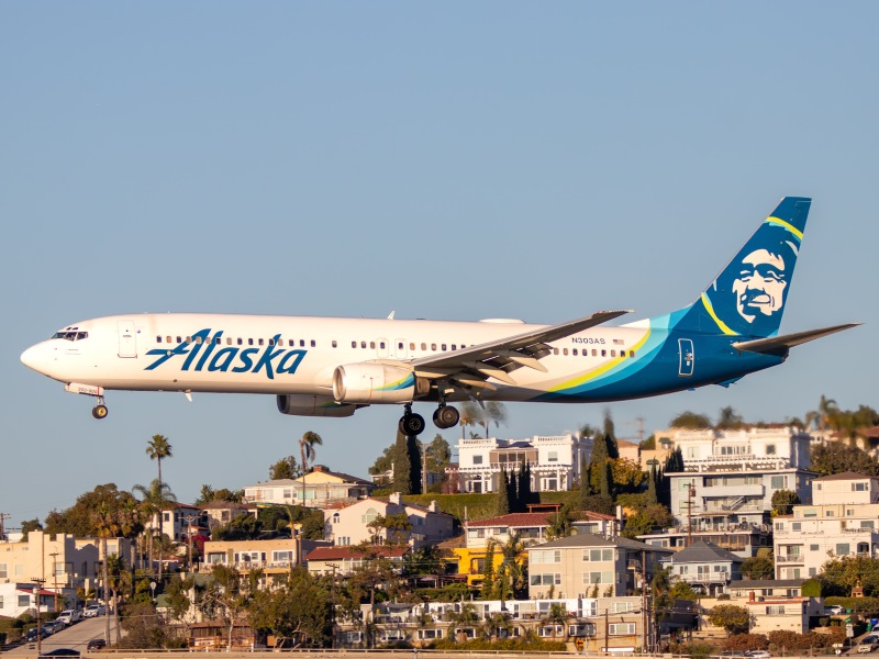 Photo of N303AS - Alaska Airlines Boeing 737-900 at SAN on AeroXplorer Aviation Database