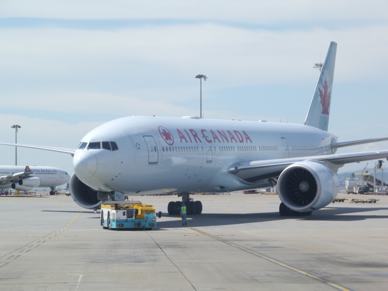 Photo of C-FIUF - Air Canada Boeing 777-200LR at HKG on AeroXplorer Aviation Database