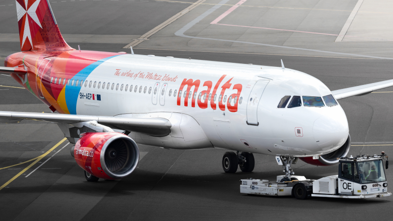 Photo of 9H-AEP - Air Malta Airbus A320 at AMS on AeroXplorer Aviation Database