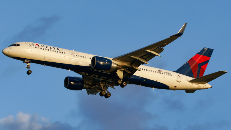 Photo of N557NW - Delta Airlines Boeing 757-200 at TPA on AeroXplorer Aviation Database