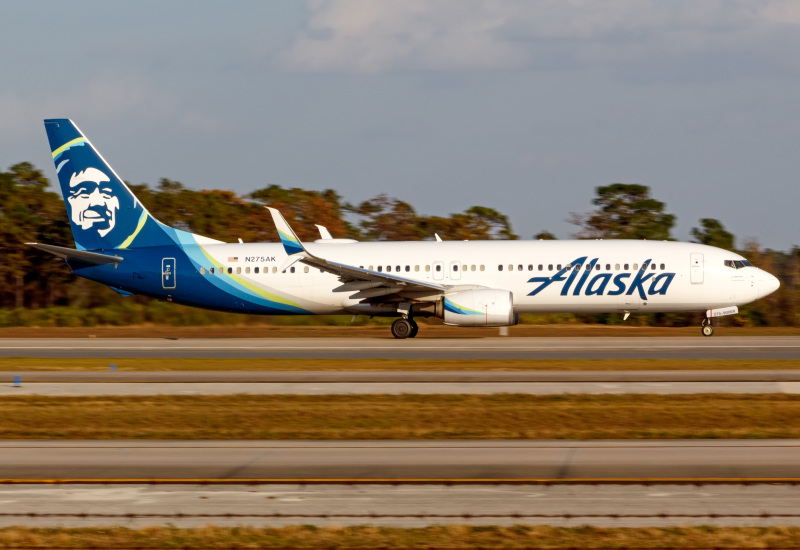 Photo of N275AK - Alaska Airlines Boeing 737-900ER at MCO on AeroXplorer Aviation Database