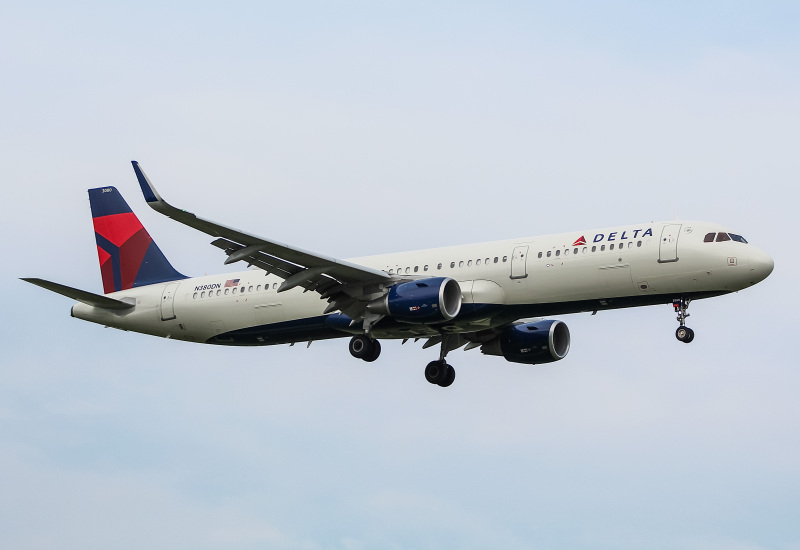 Photo of N380DN - Delta Airlines Airbus A321-200 at MKE on AeroXplorer Aviation Database