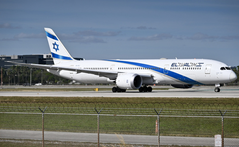 Photo of 4X-EDJ - El Al Boeing 787-9 at MIA on AeroXplorer Aviation Database