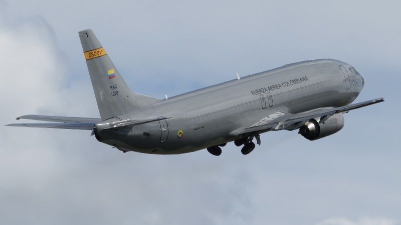 Photo of FAC1208 - Columbian Air Force Boeing 737-400F at MCO on AeroXplorer Aviation Database