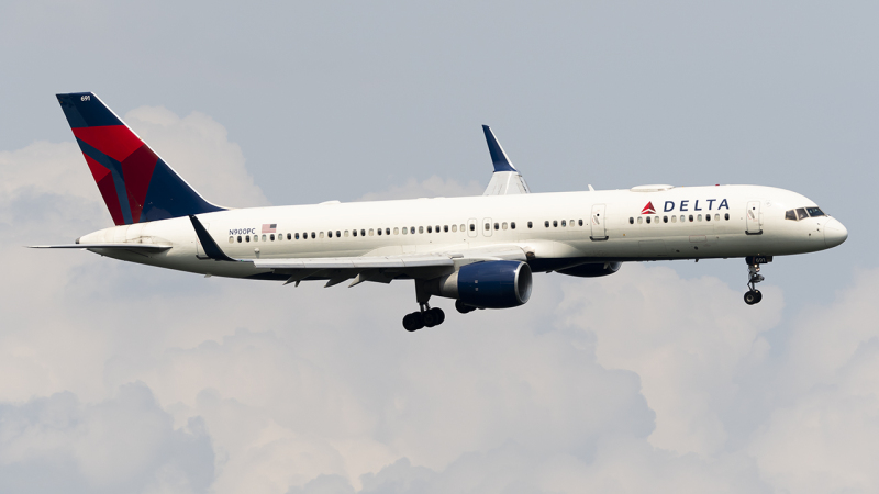 Photo of N900PC - Delta Airlines Boeing 757-200 at DCA on AeroXplorer Aviation Database