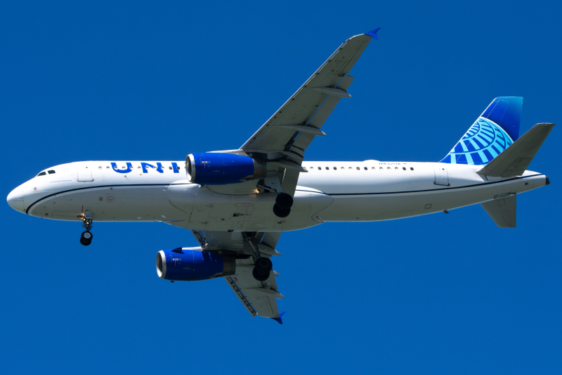 Photo of N492UA - United Airlines Airbus A320-232 at SFO on AeroXplorer Aviation Database