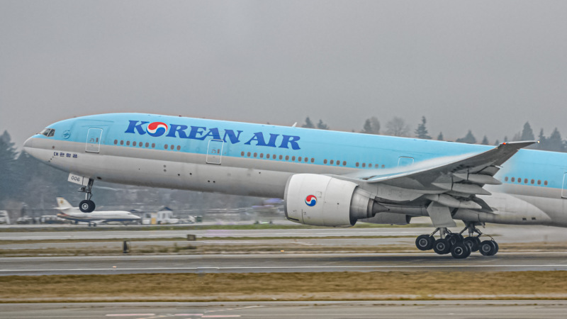 Photo of HL8006 - Korean Air Boeing 777-300ER at SEA on AeroXplorer Aviation Database