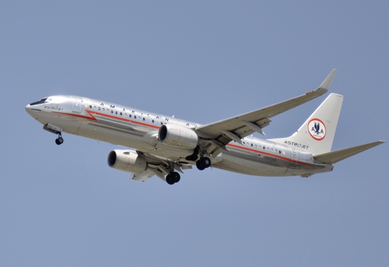 Photo of N905NN - American Airlines Boeing 737-800 at ORD on AeroXplorer Aviation Database