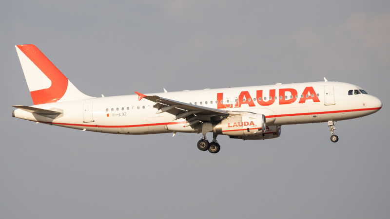 Photo of 9H-LOZ - Lauda Air Airbus A320 at VIE on AeroXplorer Aviation Database