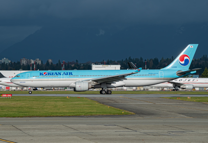 Photo of HL8025 - Korean Air Airbus A330-300 at YVR on AeroXplorer Aviation Database