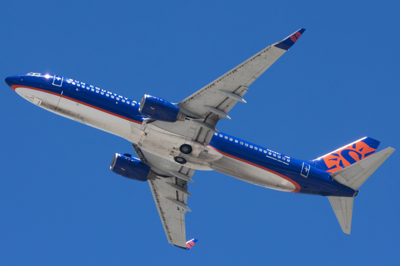 Photo of N808SY - Sun Country Airlines Boeing 737-800 at SJC on AeroXplorer Aviation Database