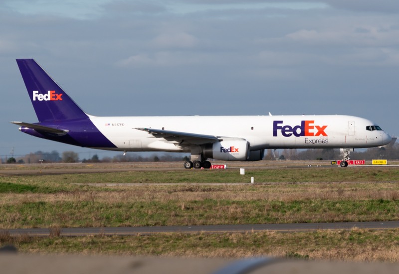 Photo of N917FD - FedEx Boeing 757-200F at CDG on AeroXplorer Aviation Database