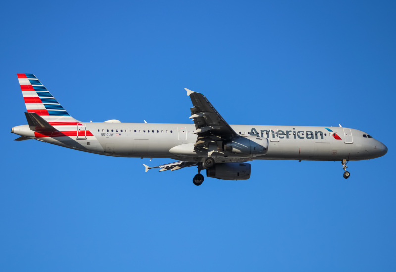 Photo of N510UW - American Airlines Airbus A321-200 at BWI on AeroXplorer Aviation Database
