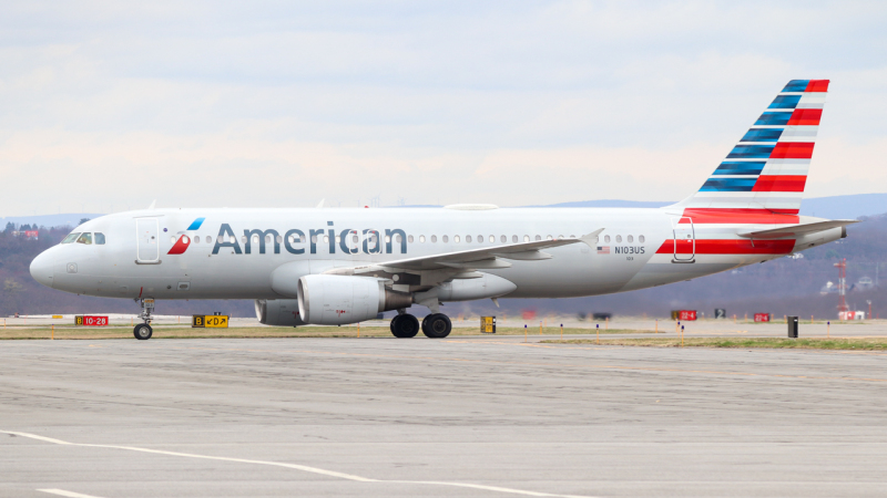 Photo of N103US - American Airlines Airbus A320 at AVP on AeroXplorer Aviation Database