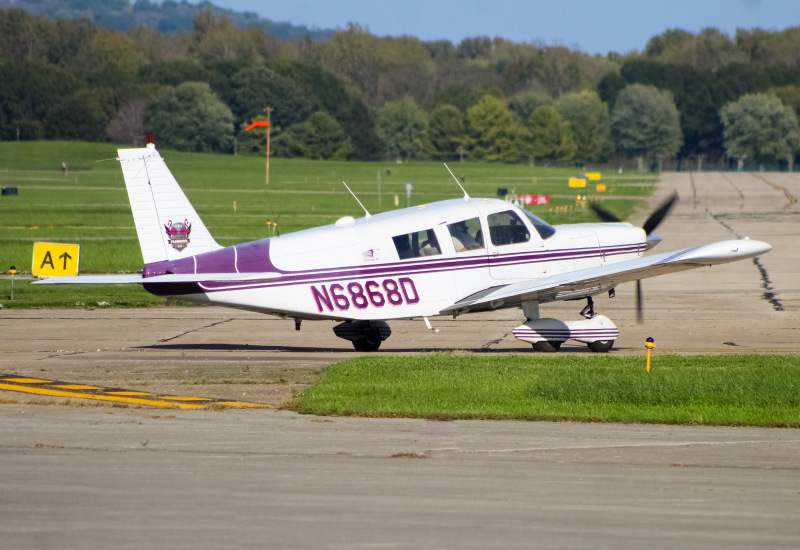 Photo of N6868D - PRIVATE Piper PA-32 at LUK on AeroXplorer Aviation Database