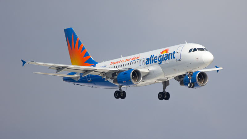 Photo of N308NV - Allegiant Air Airbus A320 at LCK on AeroXplorer Aviation Database