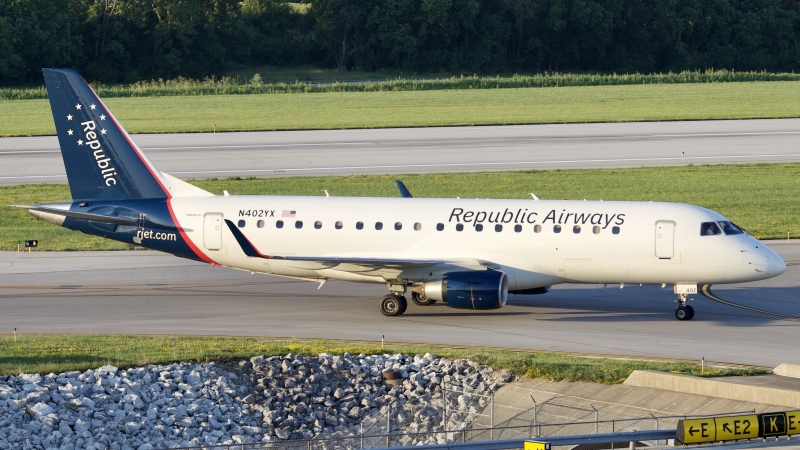 Photo of N402YX - Republic Airways Embraer E175 at CMH on AeroXplorer Aviation Database