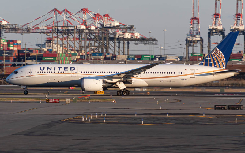 Photo of N19951 - United Airlines Boeing 787-9 at EWR on AeroXplorer Aviation Database