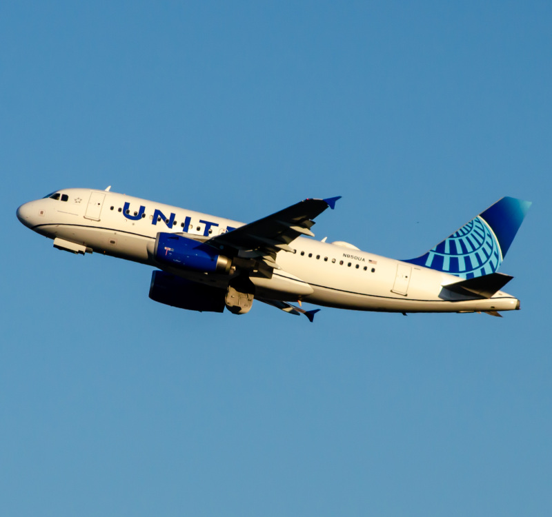 Photo of N850UA - United Airlines Airbus A319 at EWR on AeroXplorer Aviation Database