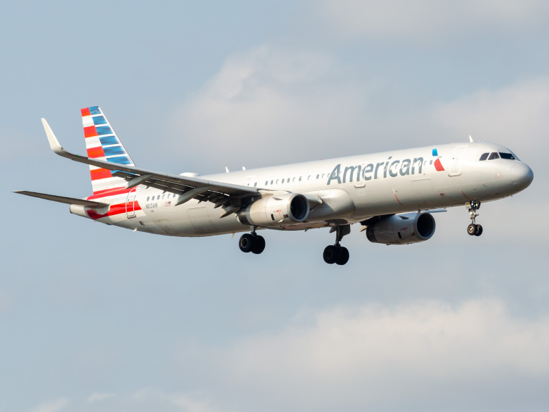 Photo of N113AN - American Airlines Airbus A321-200 at JFK on AeroXplorer Aviation Database