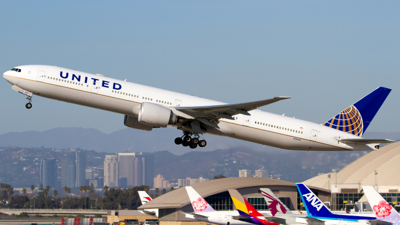 Photo of N2645U - United Airlines Boeing 777-300ER at LAX on AeroXplorer Aviation Database
