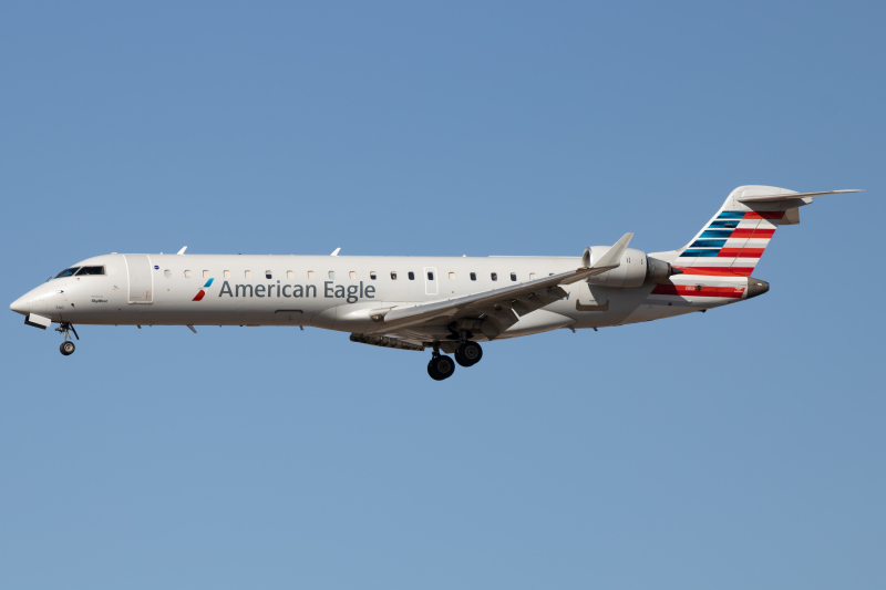 Photo of N740EV - American Airlines Mitsubishi CRJ-700 at PHX on AeroXplorer Aviation Database