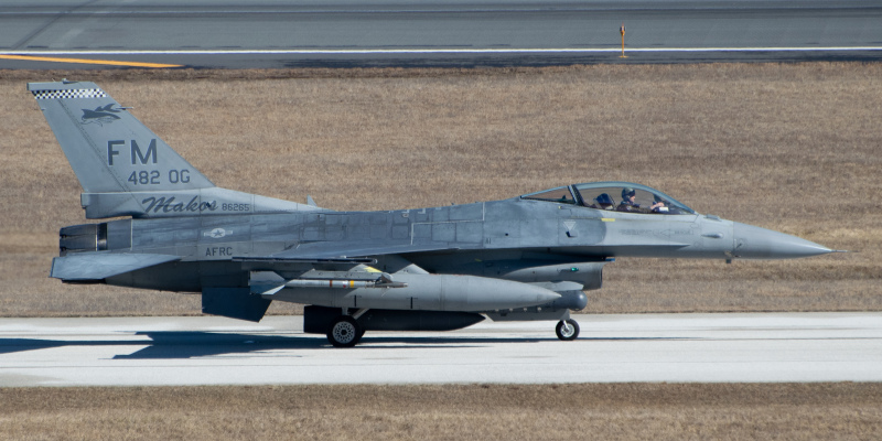 Photo of 86-0265 - USAF - United States Air Force General Dynamics F-16 Fighting Falcon at ACY on AeroXplorer Aviation Database