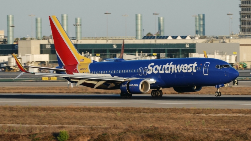 Photo of N8525S - Southwest Airlines Boeing 737-800 at LAX on AeroXplorer Aviation Database