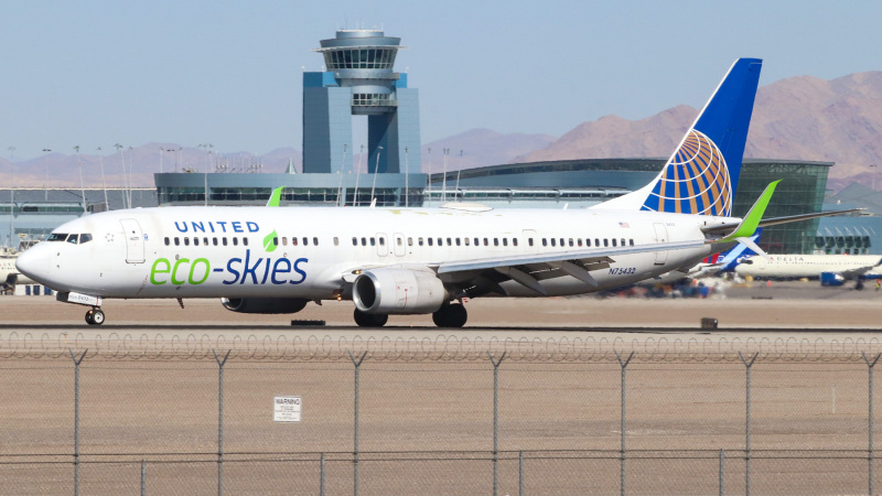 Photo of N75432 - United Airlines Boeing 737-900 at LAS on AeroXplorer Aviation Database