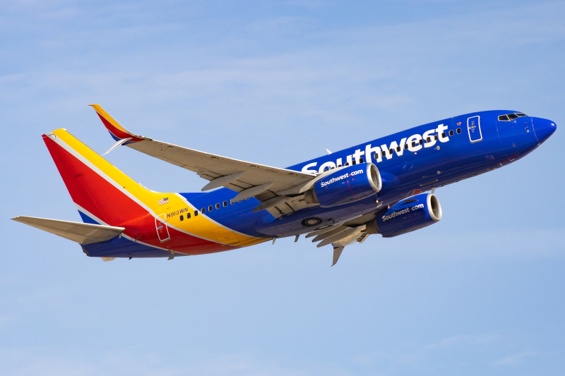 Photo of N913WN - Southwest Airlines Boeing 737-700 at PHX on AeroXplorer Aviation Database