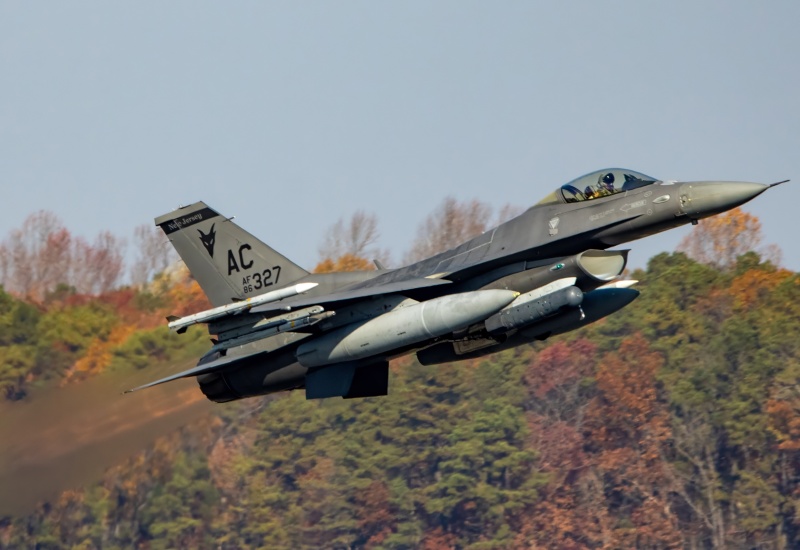 Photo of 86-0327 - USAF - United States Air Force General Dynamics F-16 Fighting Falcon at ACY on AeroXplorer Aviation Database