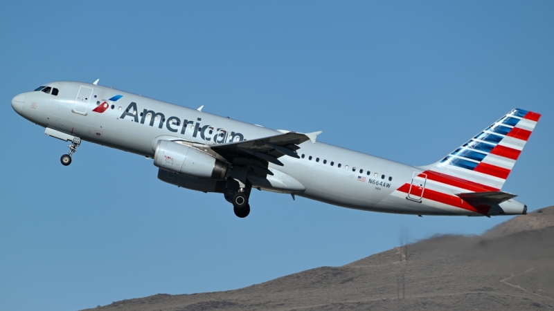 Photo of N664AW - American Airlines Airbus A320 at RNO on AeroXplorer Aviation Database