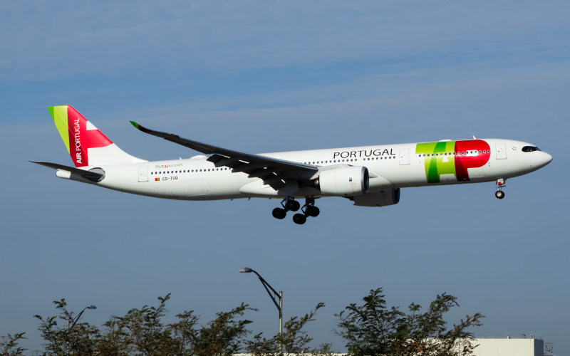 Photo of CS-TUQ - TAP Air Portugal Airbus A330-900 at EWR on AeroXplorer Aviation Database